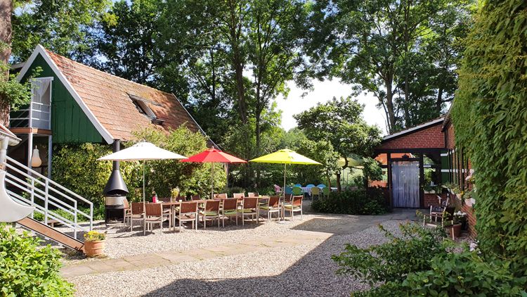 Innenhof im Sommer.jpg